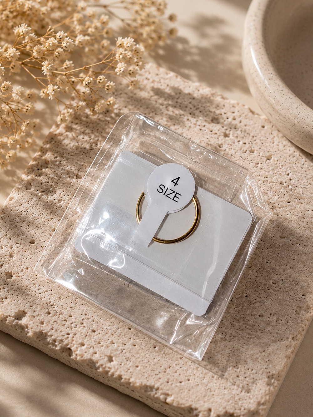 🔆*NEW Gold Tone 1mm Ring - Size 4
